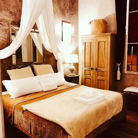 Bed and breakfast Les De Amelie 4*