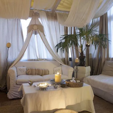 فندق مبيت وإفطار Les De Amelie بولونيا